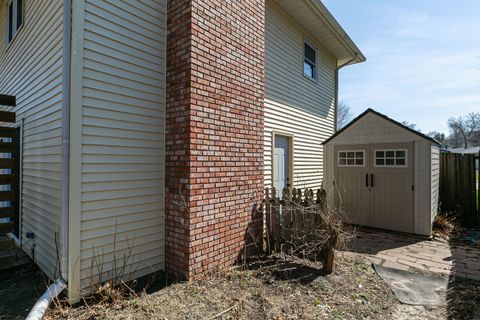 Tiny photo for 2614 E 28th Court, Davenport, IA 52803 (MLS # 12608471)