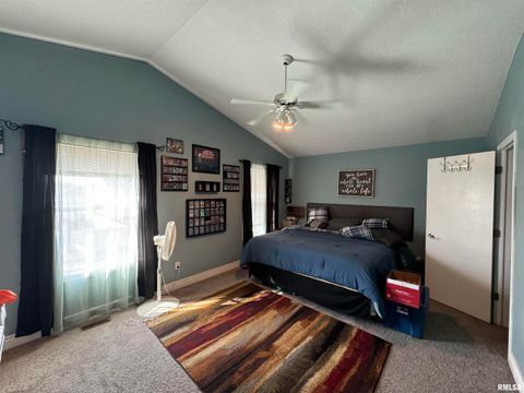 Tiny photo for 4703 W 13TH Street, Davenport, IA 52804 (MLS # QC4267470)