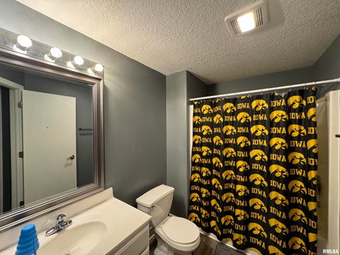 Tiny photo for 4703 W 13TH Street, Davenport, IA 52804 (MLS # QC4267470)