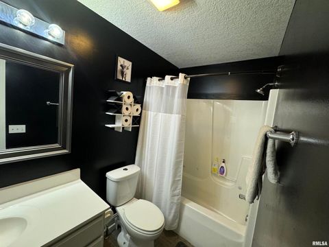 Tiny photo for 4703 W 13TH Street, Davenport, IA 52804 (MLS # QC4267470)