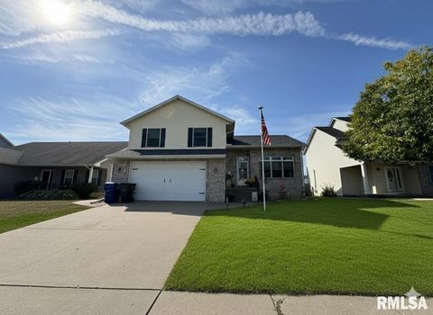 Tiny photo for 4703 W 13TH Street, Davenport, IA 52804 (MLS # QC4267470)