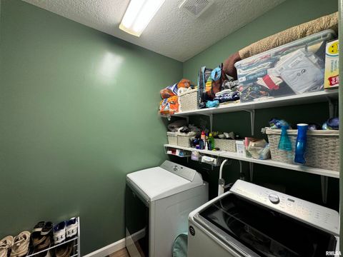 Tiny photo for 4703 W 13TH Street, Davenport, IA 52804 (MLS # QC4267470)