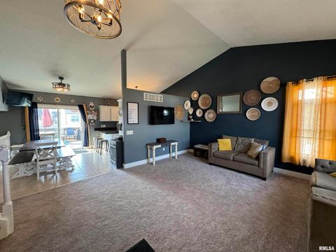 Tiny photo for 4703 W 13TH Street, Davenport, IA 52804 (MLS # QC4267470)