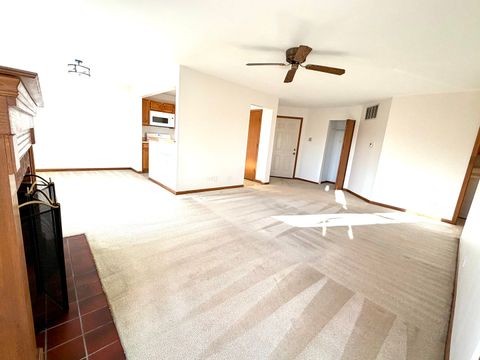 Tiny photo for 120 Stirling Lane #Z1, Schaumburg, IL 60194 (MLS # 12520595)