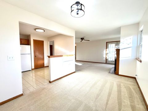 Tiny photo for 120 Stirling Lane #Z1, Schaumburg, IL 60194 (MLS # 12520595)