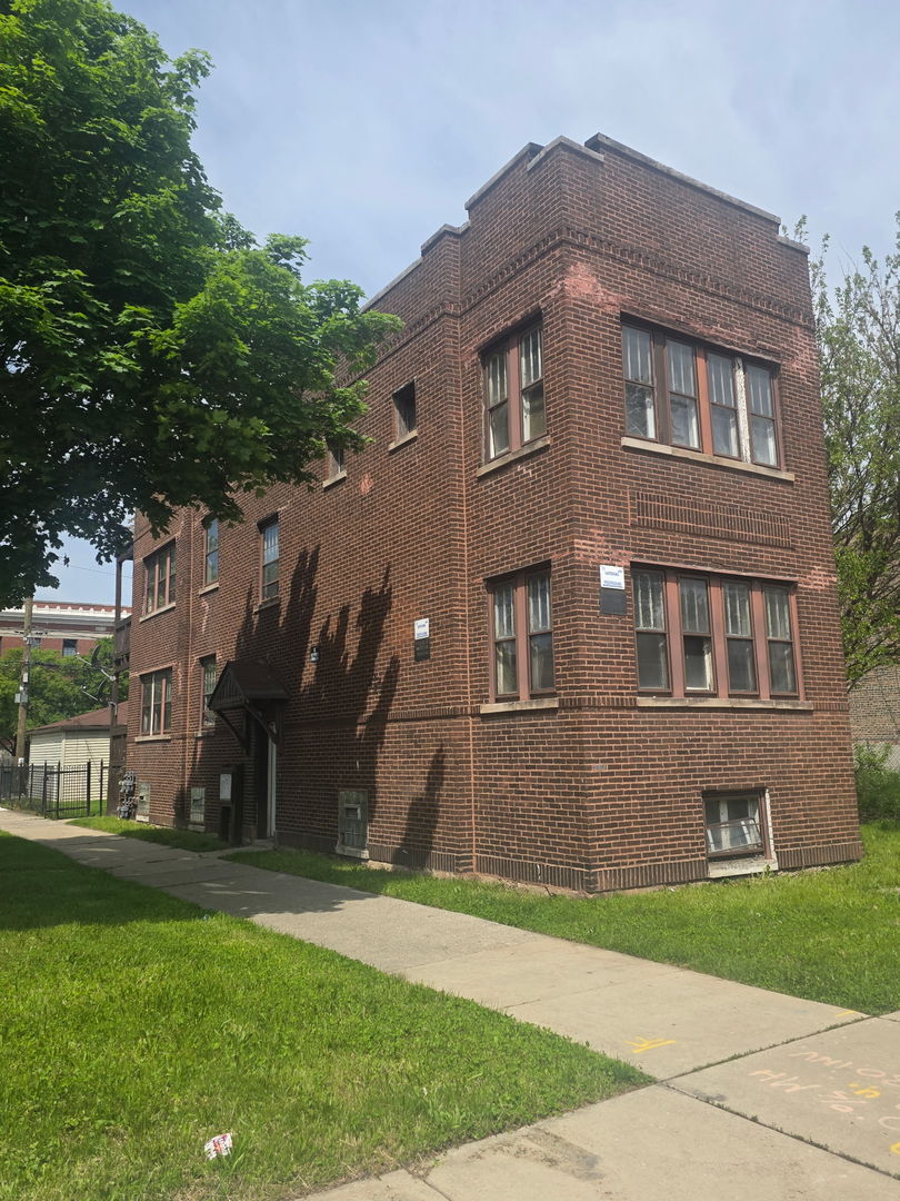 Photo 1 of 4 — 4936 W Maypole Avenue, Chicago, IL 60644