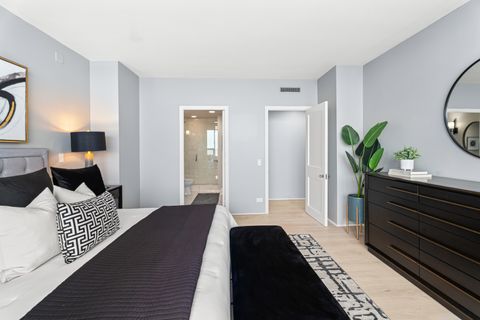 Tiny photo for 1000 N Lake Shore Plaza #49A, Chicago, IL 60611 (MLS # 12570400)