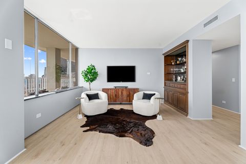 Tiny photo for 1000 N Lake Shore Plaza #49A, Chicago, IL 60611 (MLS # 12570400)
