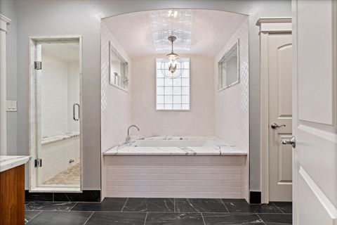 Tiny photo for 3638 N WAYNE Avenue, Chicago, IL 60613 (MLS # 12608812)