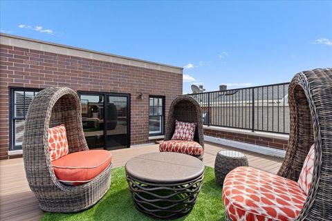 Tiny photo for 3638 N WAYNE Avenue, Chicago, IL 60613 (MLS # 12608812)