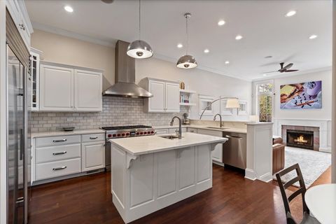 Tiny photo for 3638 N WAYNE Avenue, Chicago, IL 60613 (MLS # 12608812)