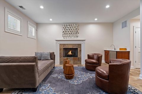 Tiny photo for 3638 N WAYNE Avenue, Chicago, IL 60613 (MLS # 12608812)