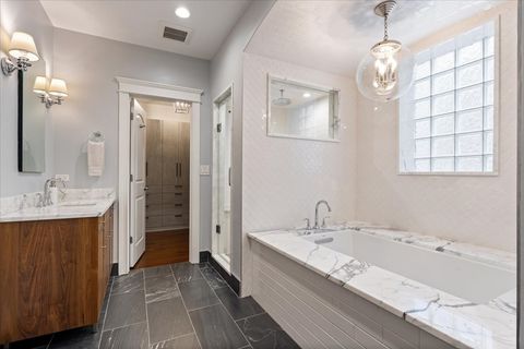 Tiny photo for 3638 N WAYNE Avenue, Chicago, IL 60613 (MLS # 12608812)