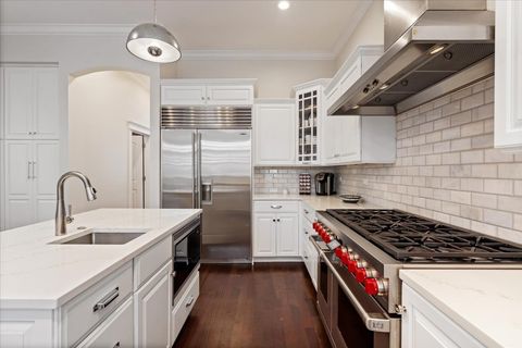 Tiny photo for 3638 N WAYNE Avenue, Chicago, IL 60613 (MLS # 12608812)