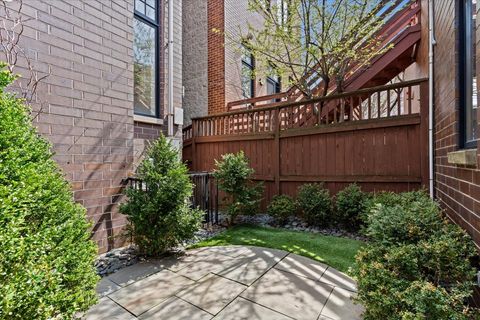 Tiny photo for 3638 N WAYNE Avenue, Chicago, IL 60613 (MLS # 12608812)
