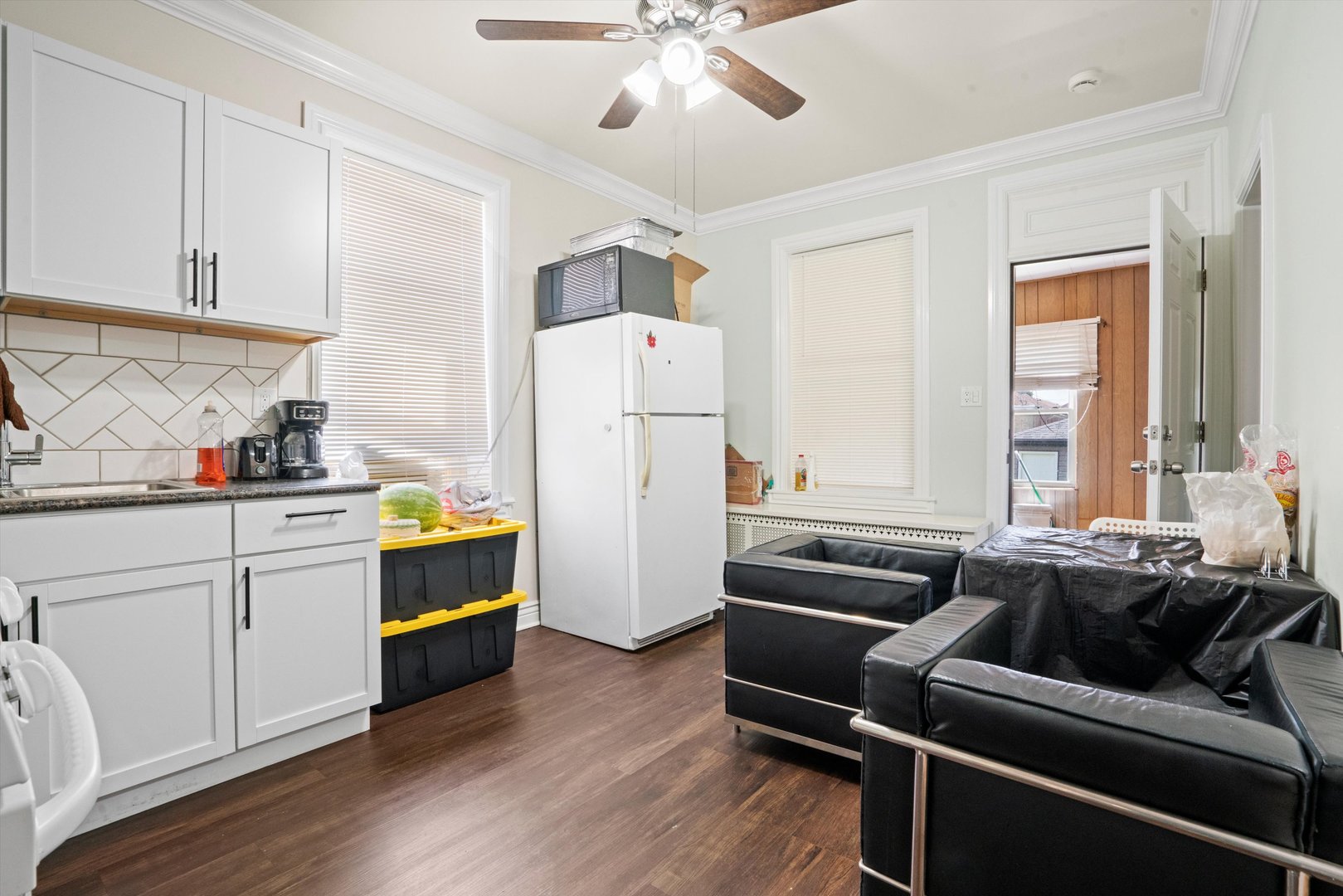 3115 W 54th Place