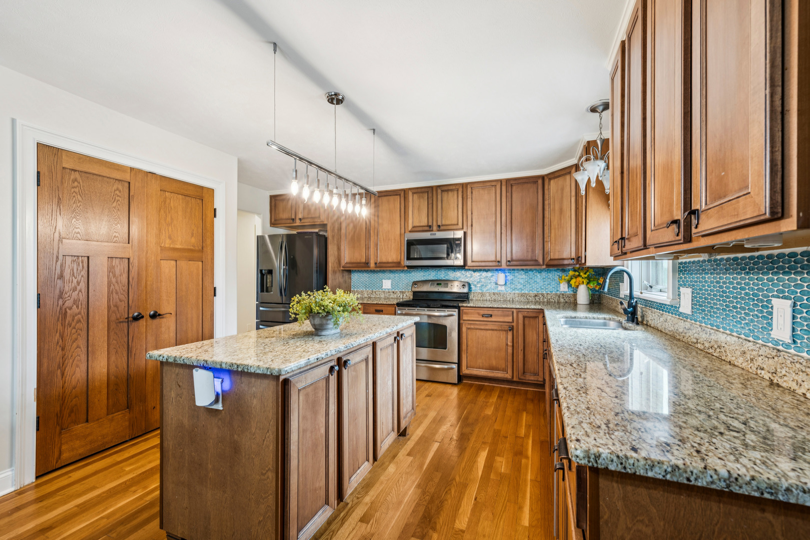 Rockford, Illinois 61107, United States, 4 Bedrooms Bedrooms, ,4 BathroomsBathrooms,Residential,Active,242134