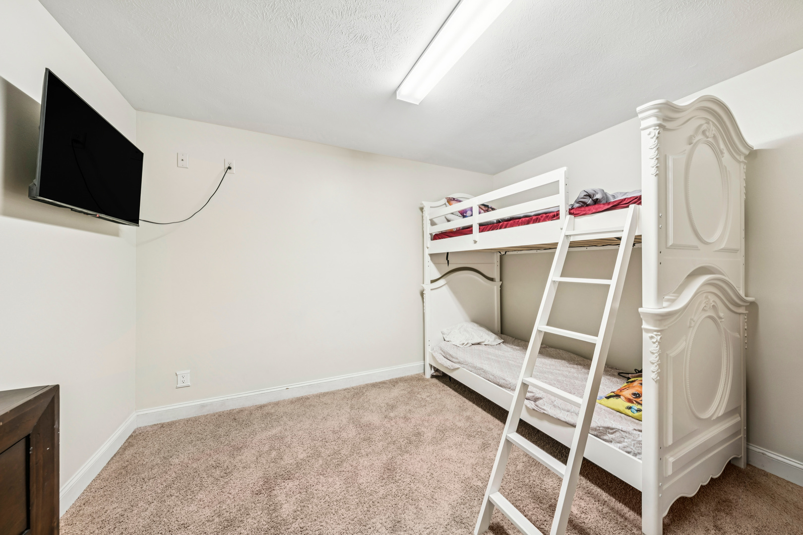 Rockford, Illinois 61107, United States, 4 Bedrooms Bedrooms, ,4 BathroomsBathrooms,Residential,Active,242134