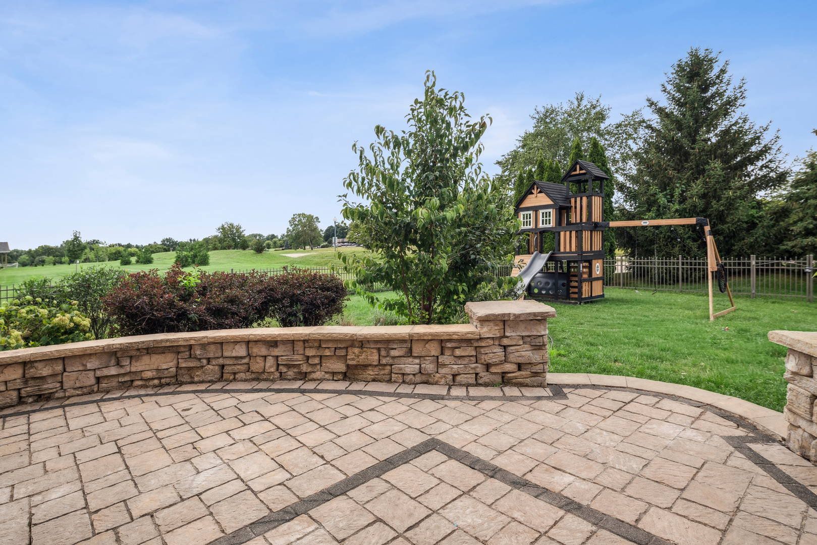 Rockford, Illinois 61107, United States, 4 Bedrooms Bedrooms, ,4 BathroomsBathrooms,Residential,Active,242134