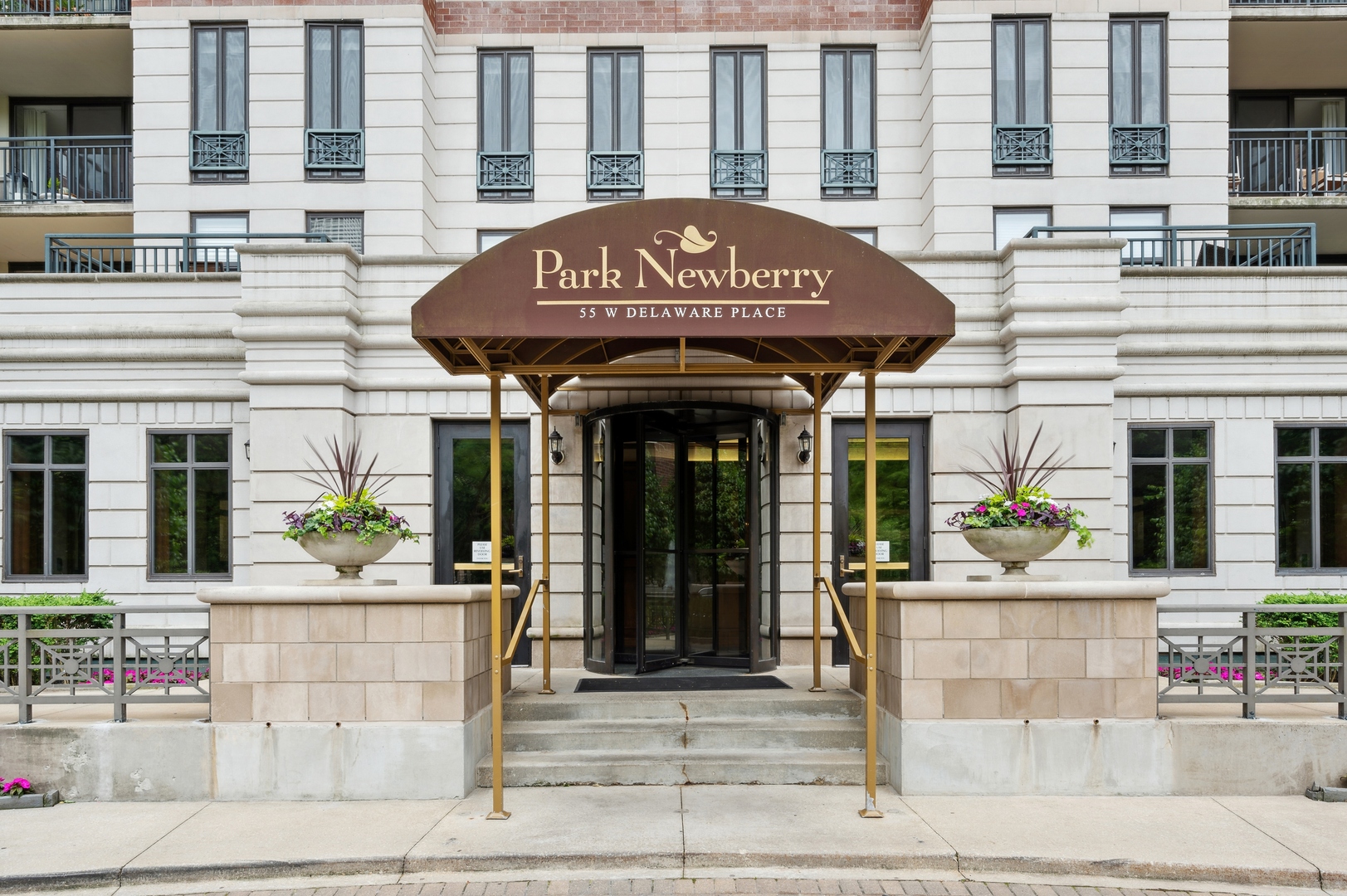 55 W Delaware Place 314