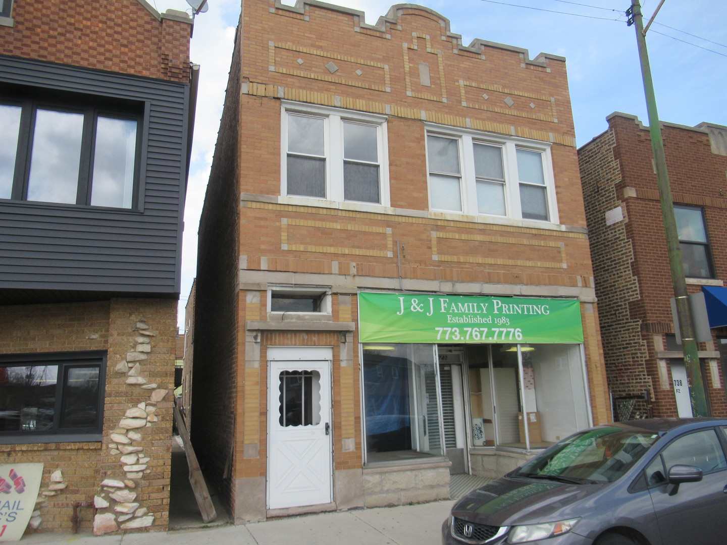 5740 S ARCHER Avenue