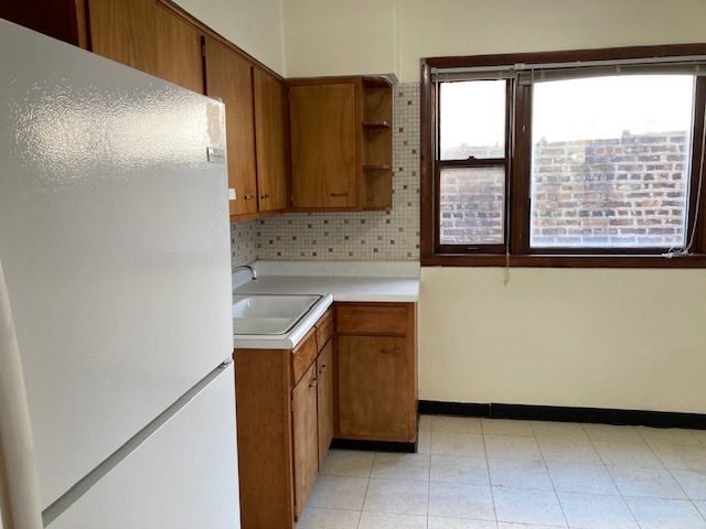 5740 S ARCHER Avenue