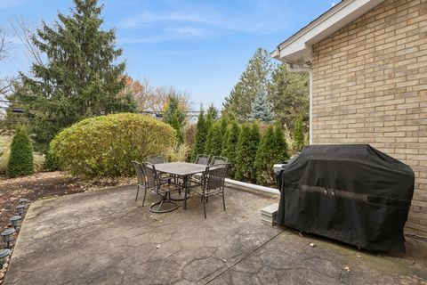 Tiny photo for 11152 Indian Woods Drive, Indian Head Park, IL 60525 (MLS # 12519101)