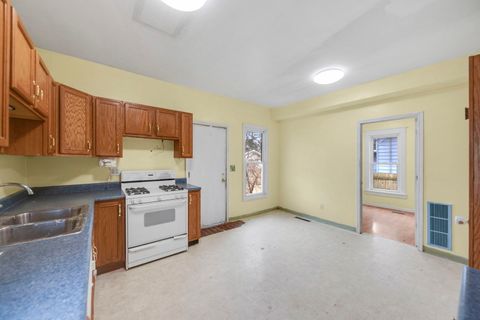 Tiny photo for 780 S Elm Avenue, Kankakee, IL 60901 (MLS # 12192894)