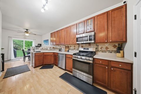 Tiny photo for 394 Jamestown Court, Aurora, IL 60504 (MLS # 12629064)