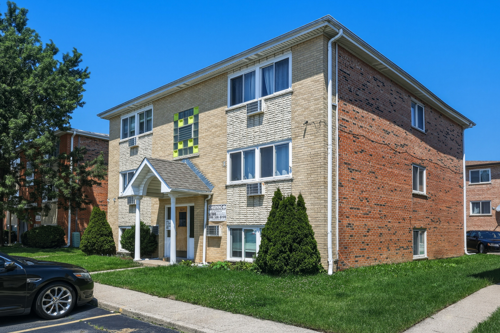Photo 1 of 8 — 9220 S Sally Lane, Schiller Park, IL 60176