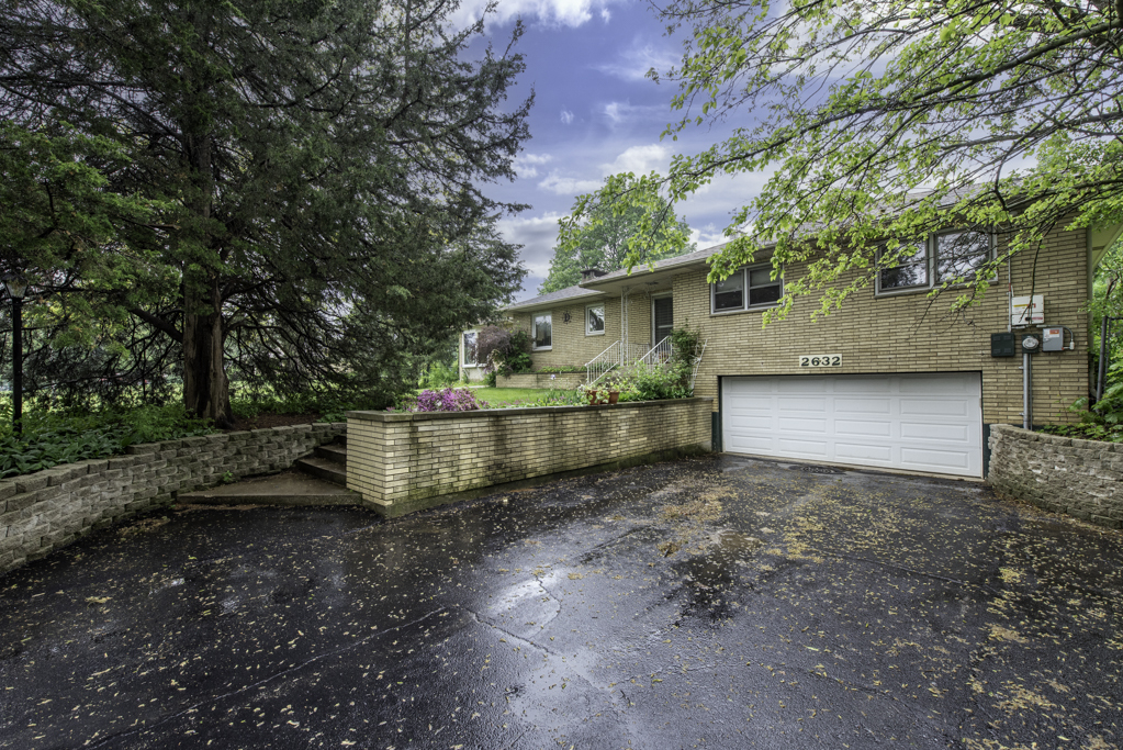 2632 E Bonnie Brook Lane