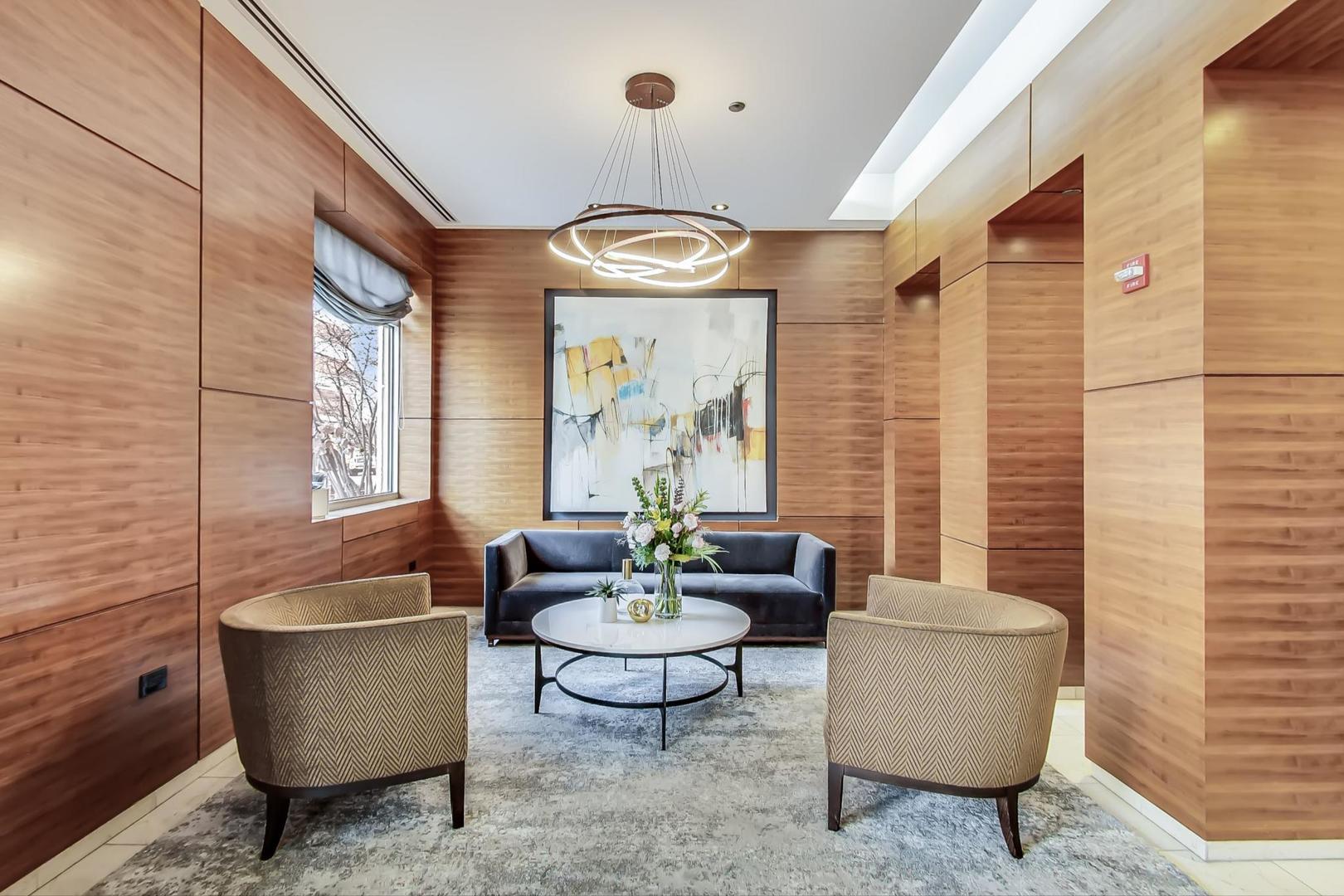 1629 S Prairie Avenue 2605