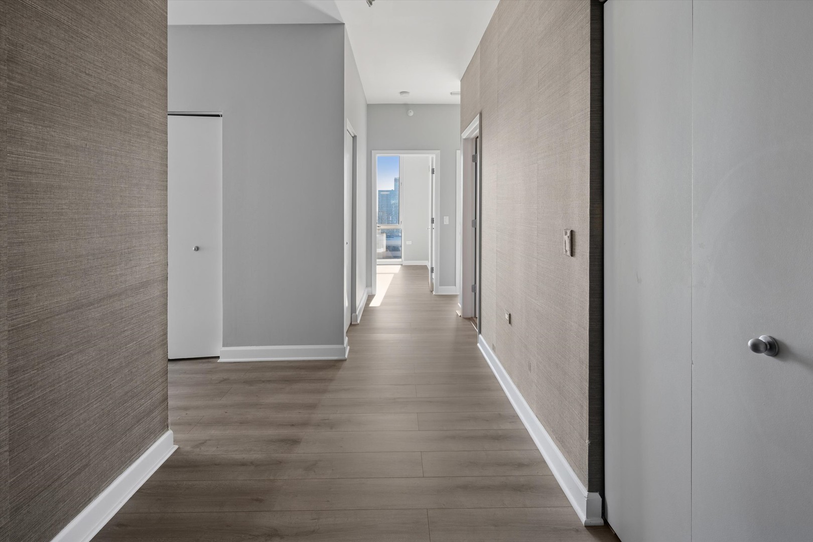 1629 S Prairie Avenue 2605