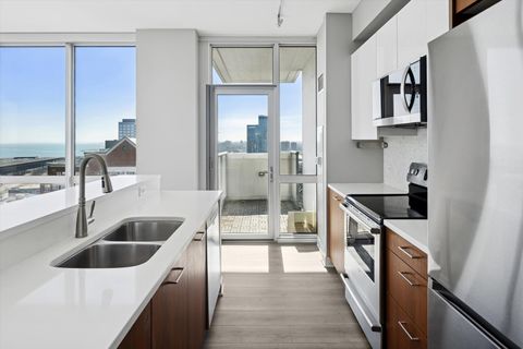 Tiny photo for 1629 S Prairie Avenue #2605, Chicago, IL 60616 (MLS # 12568401)