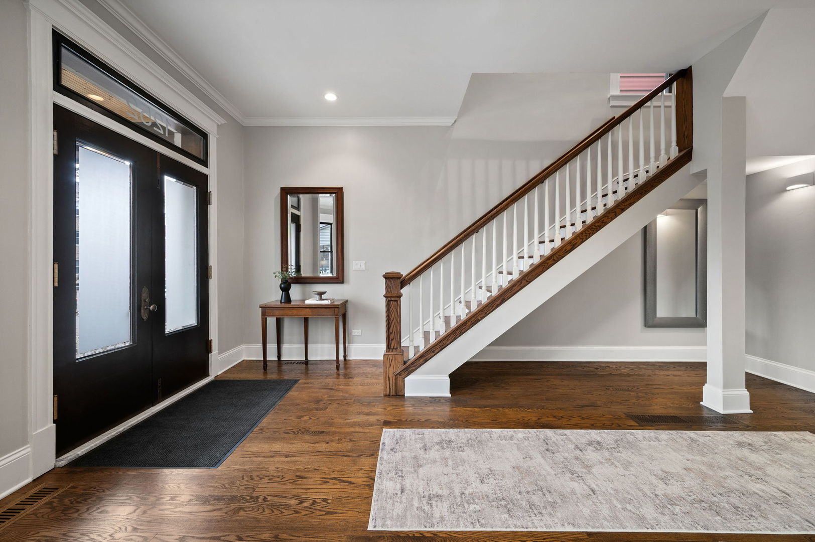 1252 W Carmen Avenue