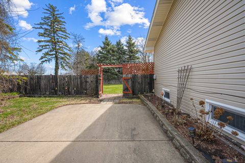 Tiny photo for 4301 Euclid Avenue, Rolling Meadows, IL 60008 (MLS # 12325177)