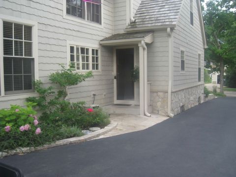 Tiny photo for 881 Harvard Court, Highland Park, IL 60035 (MLS # 12580141)