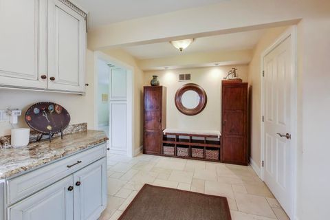 Tiny photo for 881 Harvard Court, Highland Park, IL 60035 (MLS # 12580141)