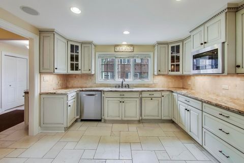 Tiny photo for 881 Harvard Court, Highland Park, IL 60035 (MLS # 12580141)