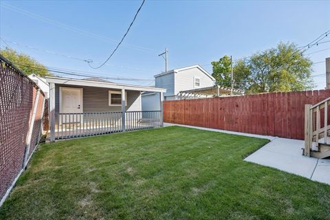 Tiny photo for 3621 N Richmond Street, Chicago, IL 60618 (MLS # 12487176)