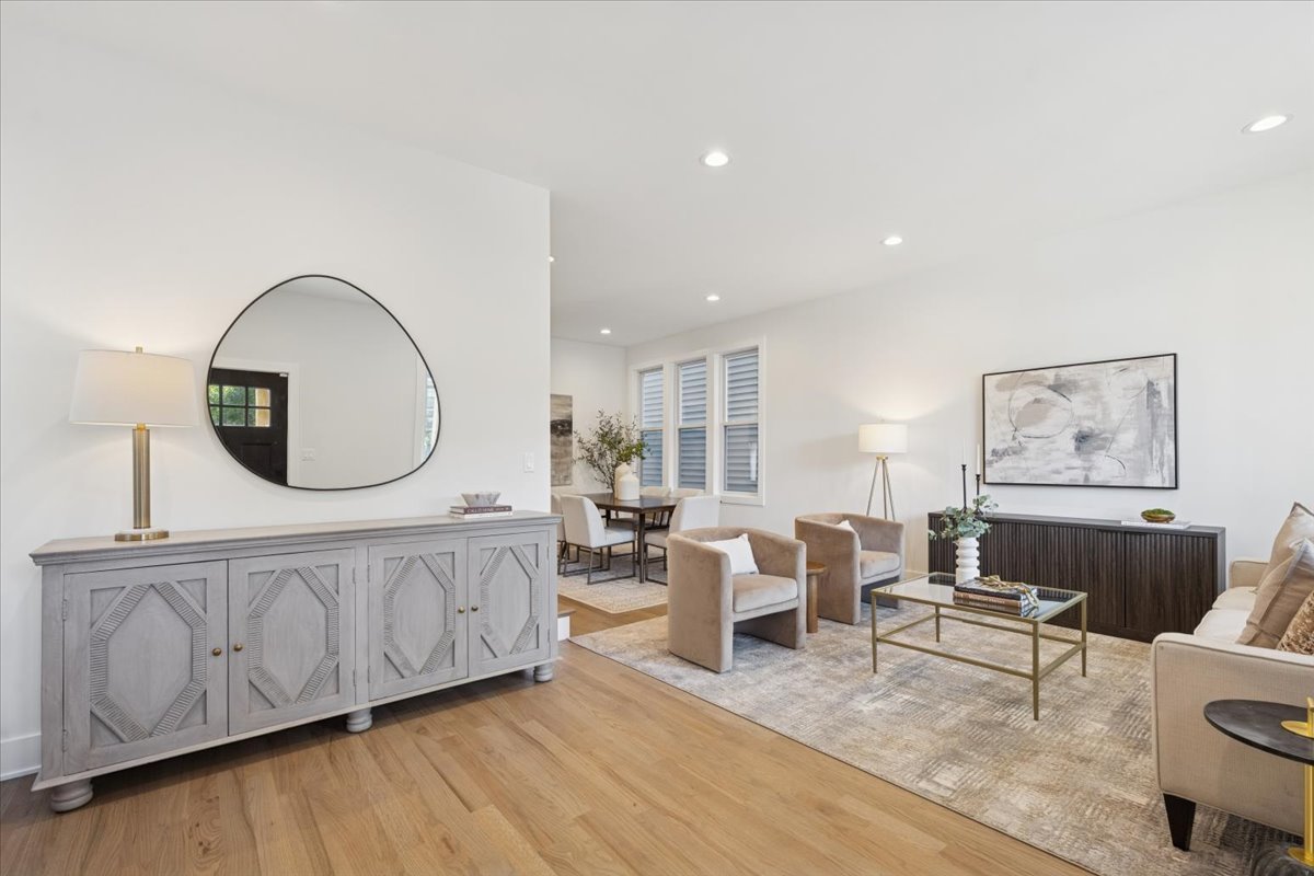 3621 N Richmond Street