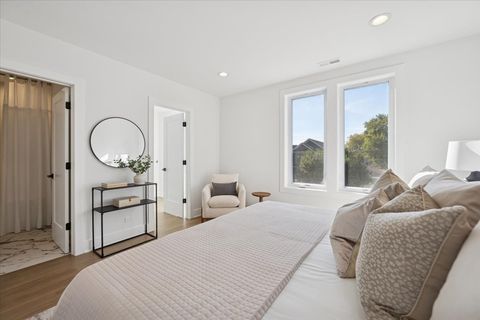Tiny photo for 3621 N Richmond Street, Chicago, IL 60618 (MLS # 12487176)