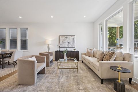 Tiny photo for 3621 N Richmond Street, Chicago, IL 60618 (MLS # 12487176)