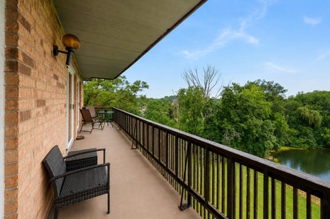 Tiny photo for 505 Redondo Drive #504, Downers Grove, IL 60516 (MLS # 12737320)