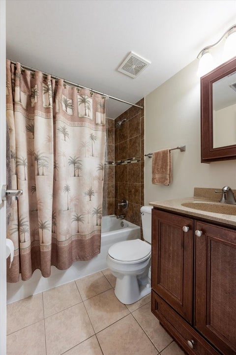 Tiny photo for 505 Redondo Drive #504, Downers Grove, IL 60516 (MLS # 12737320)