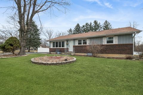 Photo of 3821 Cheyenne Road, Gurnee, IL 60031 (MLS # 12569880)