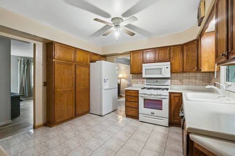 Tiny photo for 3821 Cheyenne Road, Gurnee, IL 60031 (MLS # 12569880)