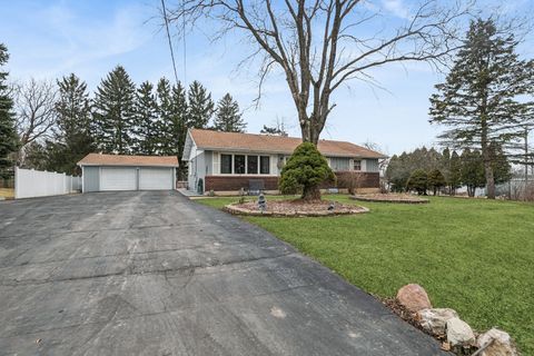 Tiny photo for 3821 Cheyenne Road, Gurnee, IL 60031 (MLS # 12569880)
