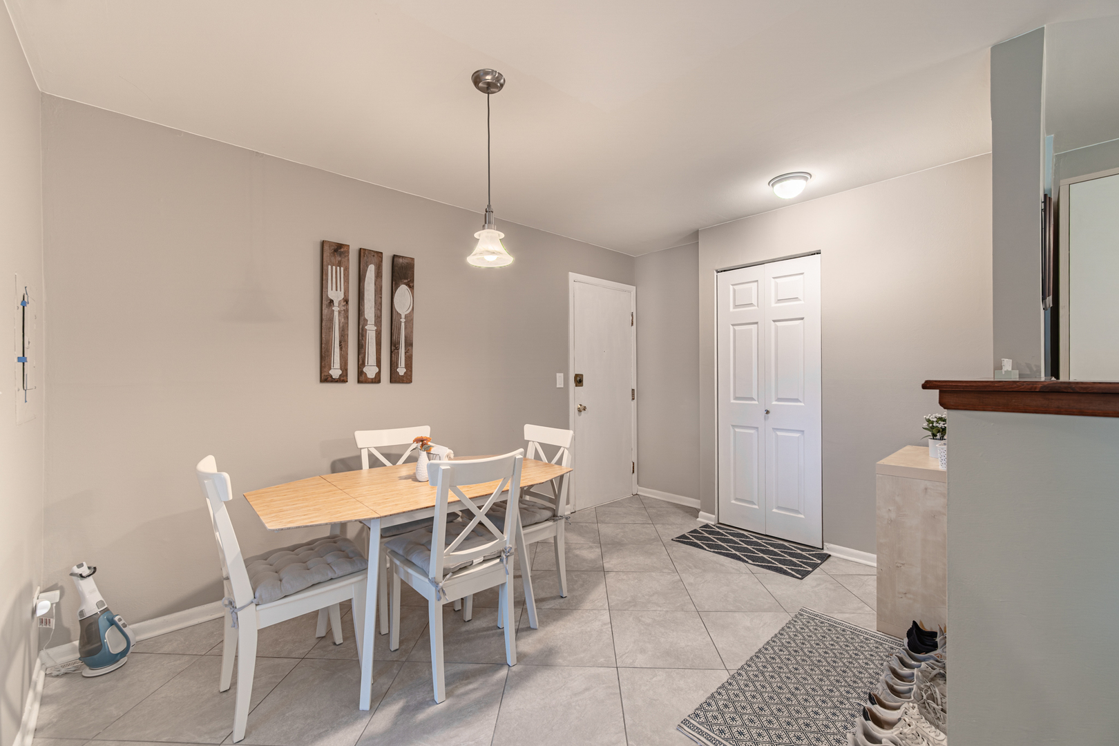 Properties 3 311 N CARTER Street 102