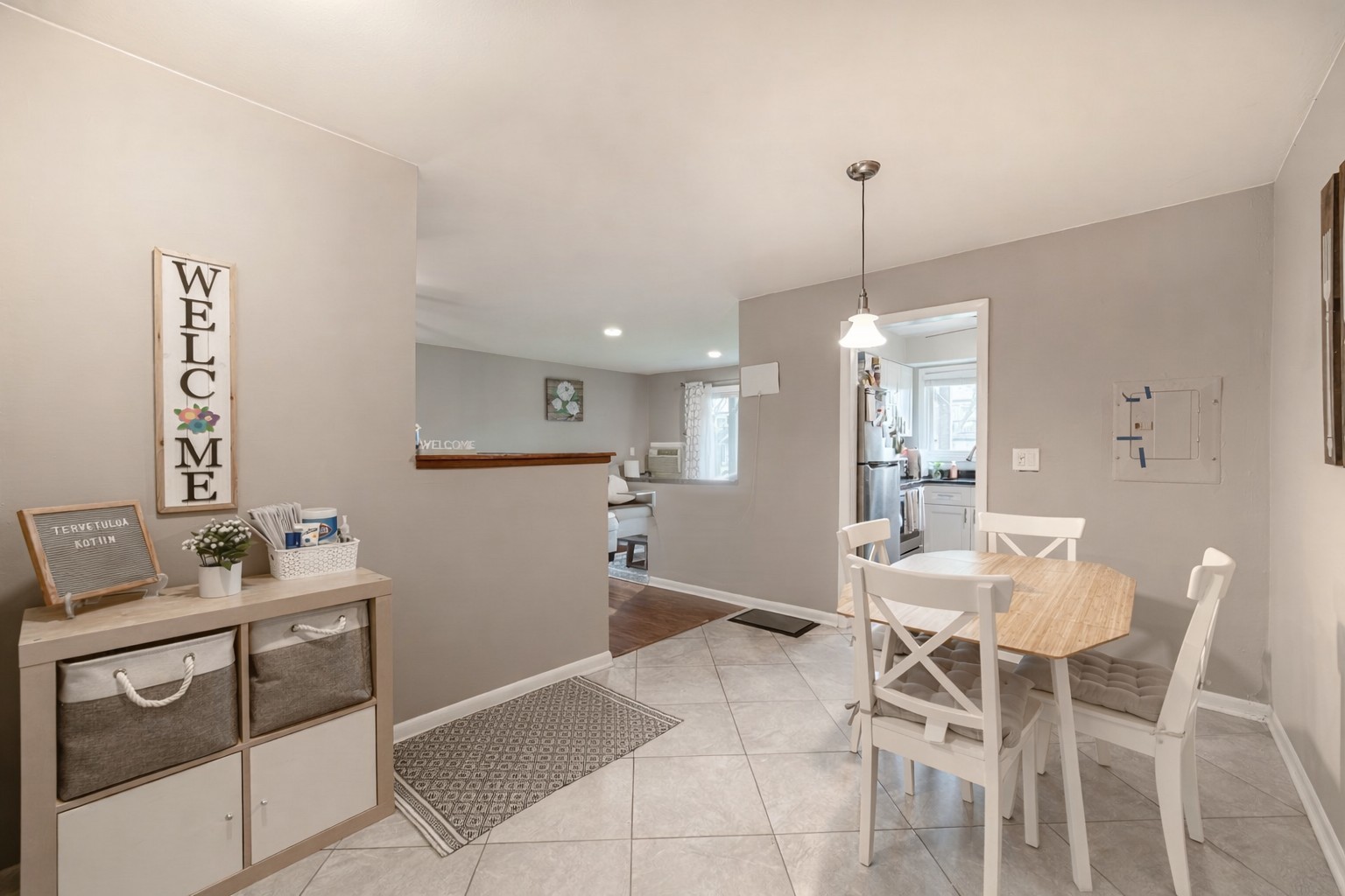 Properties 2 311 N CARTER Street 102
